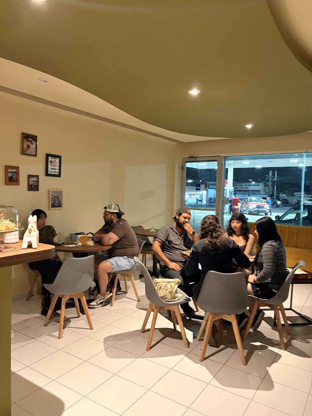 Ambiente y clientes en Taza Mía